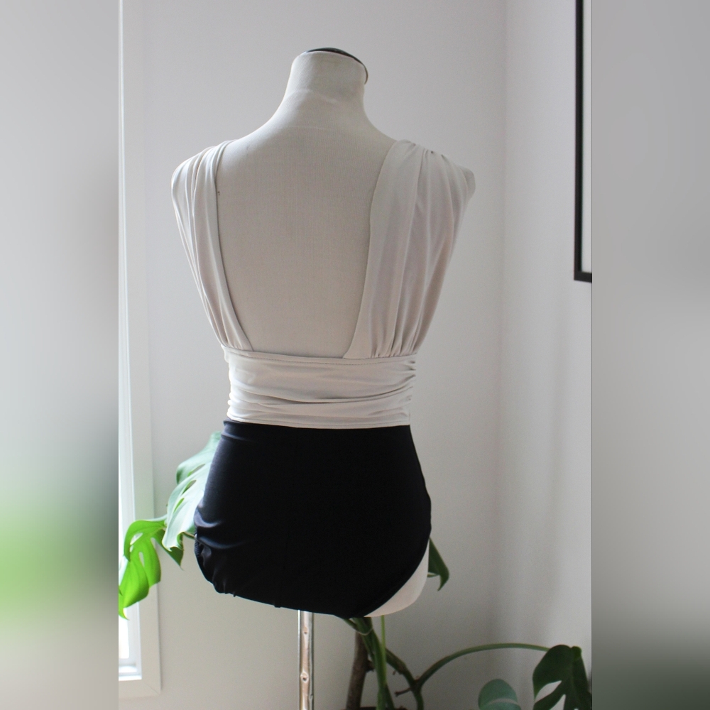 Vintage 1980s Two Toned Black and White One Piece Swimsuit by Catalina Swimwear - Picture 5 of 6